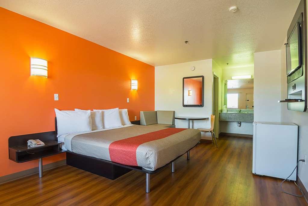 Motel 6 Chandler Prado del Sol Room photo