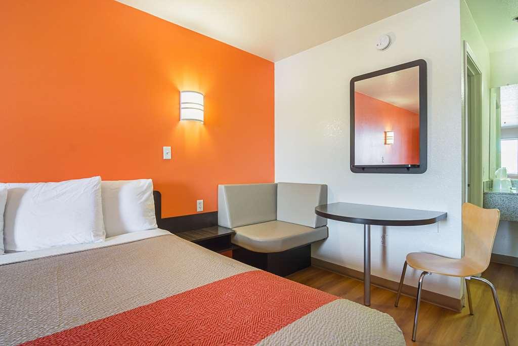 Motel 6 Chandler Prado del Sol Room photo